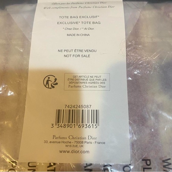 Diorivera Red and Cream Tote Bag - Picture 8 of 8